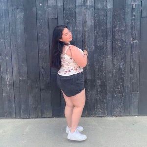 Meet your Posher, Julianna